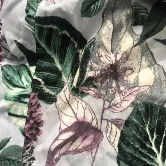 🌸4/$30🌸gypsies  & Moondust | Flower off the shoulder summer top - Picture 5 of 7